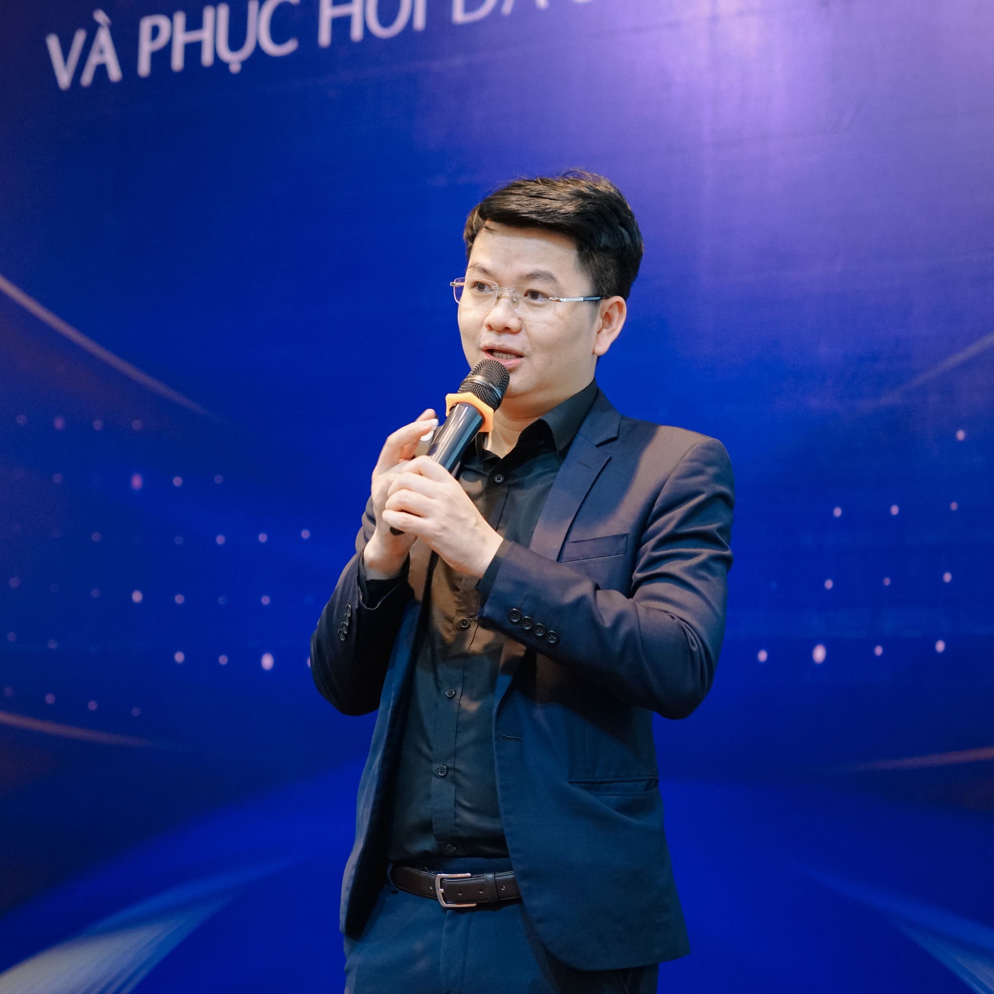 BS CKII Nguyễn Quang Minh tại VIGO Warm Up Meeting tháng 5 2023